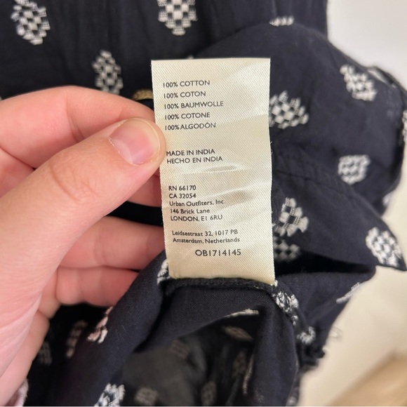 Pilcro Anthropologie Tavi Embroidered Button Down Blouse Black Size Small - Picture 8 of 10